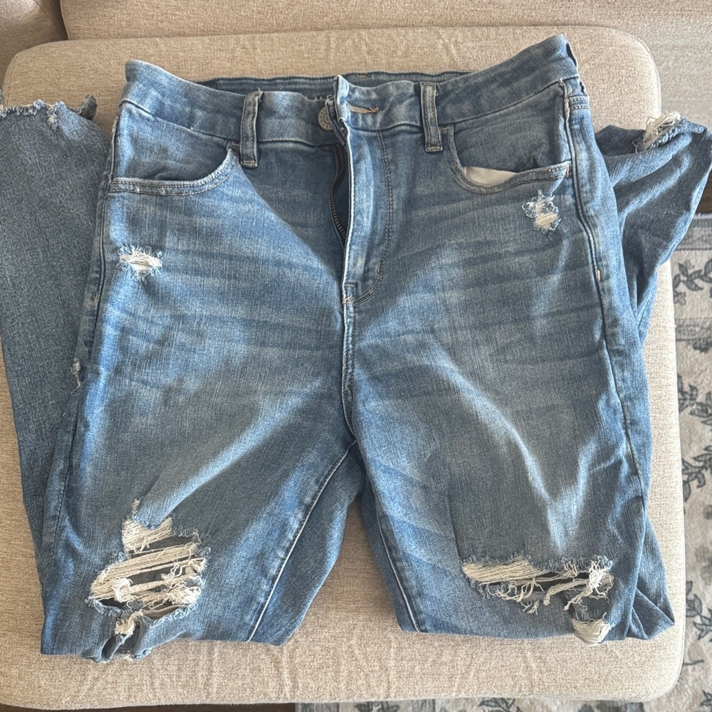 American Eagle Outfitters Distressed Blue Jeans